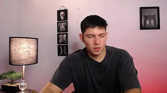 JamesCr  online show from 11/06/25, 12:47