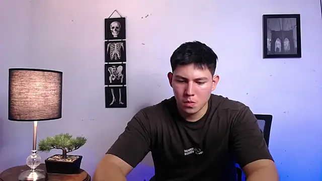 JamesCr  online show from 11/09/25, 01:09