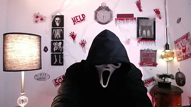 JamesCr  online show from 10/25/25, 01:38