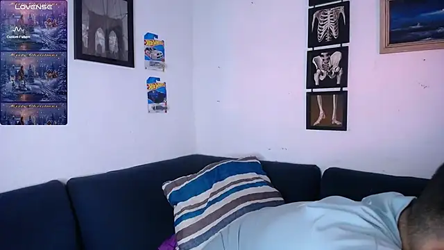 JamesCr  online show from 12/18/25, 11:08