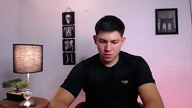 JamesCr  online show from 11/12/25, 10:46