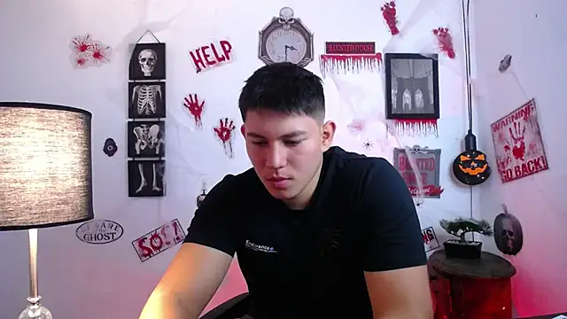 JamesCr  online show from 10/29/25, 11:20