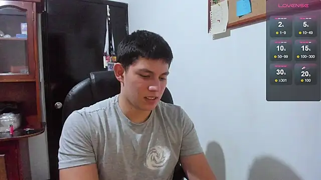 JamesCr  online show from 03/18/25, 07:44