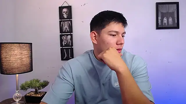 JamesCr  online show from 11/08/25, 01:03