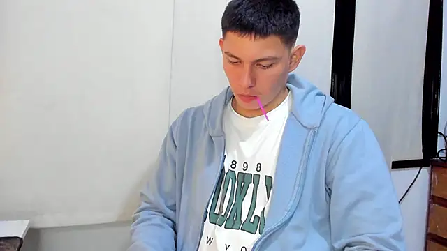 JamesCr  online show from 02/12/25, 07:55