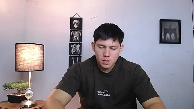 JamesCr  online show from 11/25/25, 12:33