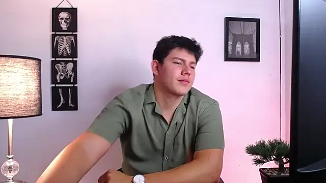 JamesCr  online show from 10/23/25, 02:21