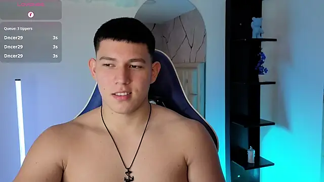 JamesCr  online show from 06/03/26, 02:33