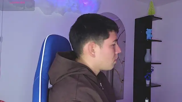 JamesCr  online show from 05/11/26, 12:28