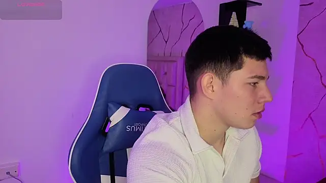 JamesCr  online show from 05/08/26, 12:20