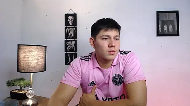 JamesCr  online show from 11/12/25, 12:37