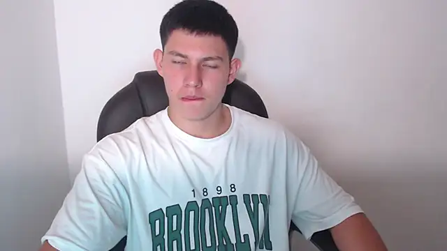 JamesCr  online show from 02/26/25, 03:35