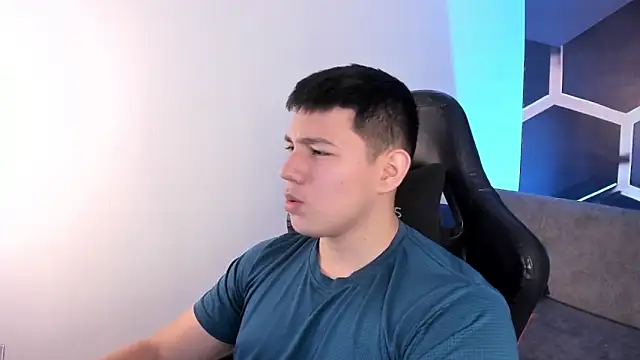 JamesCr  online show from 01/15/26, 03:21