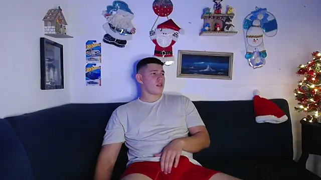 JamesCr  online show from 11/28/25, 02:12