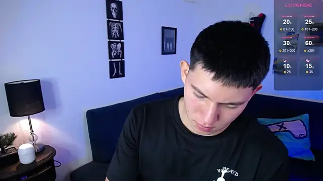 JamesCr  online show from 04/23/26, 02:19