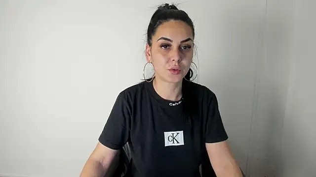 NicoleKatee online show from 11/04/25, 02:54