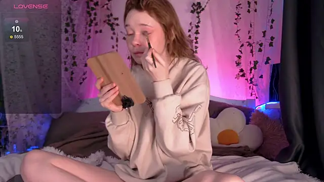 Kellybbface online show from 11/13/25, 05:33