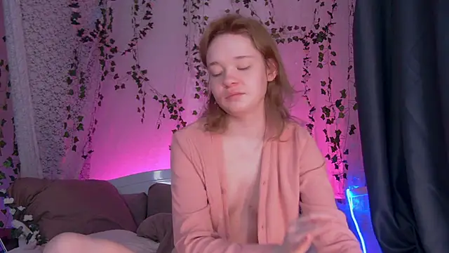 Kellybbface online show from 11/04/25, 04:27