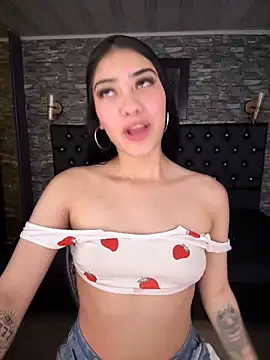 Snapshot of TayylorSexx chatting on 06/18/26, 05:28 TayylorSexx online show from 06/18/26, 05:28