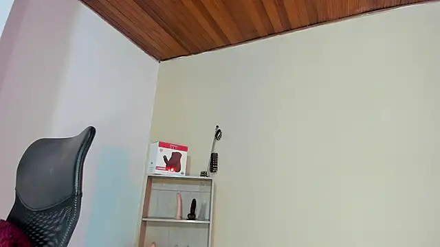 Violetta 0 online show from 10/29/25, 01:43