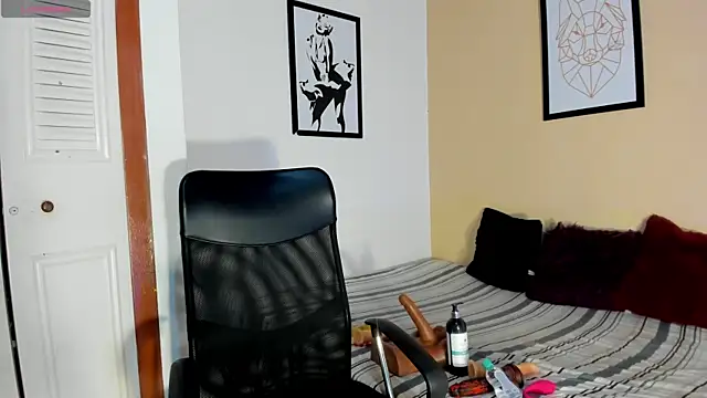 Violetta 0 online show from 04/15/26, 01:04