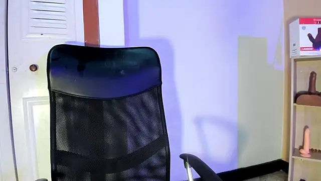 Violetta 0 online show from 11/07/25, 02:10