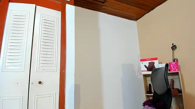 Snapshot of Violetta_0 chatting on 02/07/26, 12:24 Violetta 0 online show from 02/07/26, 12:24