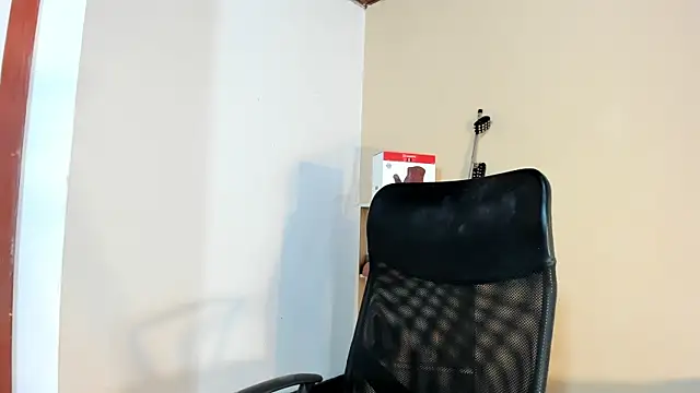 Snapshot of Violetta_0 chatting on 01/14/26, 01:26 Violetta 0 online show from 01/14/26, 01:26