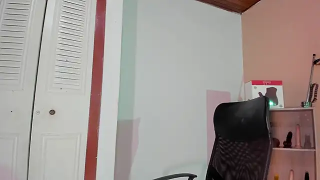 Violetta 0 online show from 11/08/25, 01:36