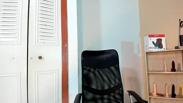 Violetta 0 online show from 10/28/25, 01:10