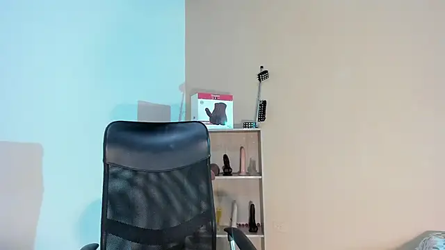 Violetta 0 online show from 11/11/25, 01:39