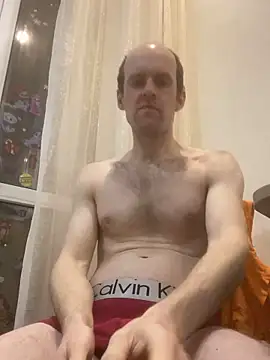 LynnAhNight online show from 04/10/26, 05:20