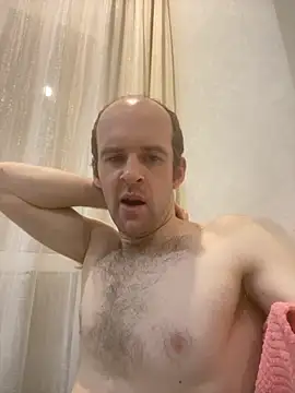 LynnAhNight online show from 10/28/25, 03:07