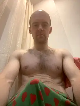 LynnAhNight online show from 11/06/25, 03:21