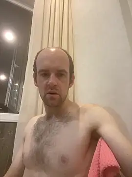 LynnAhNight online show from 10/30/25, 03:16