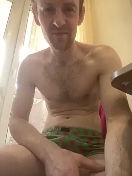 LynnAhNight online show from 04/04/26, 05:03