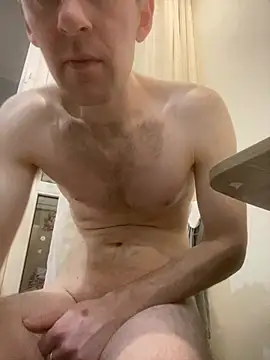 LynnAhNight online show from 02/18/26, 03:26