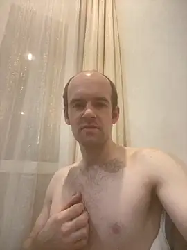 LynnAhNight online show from 10/27/25, 03:29