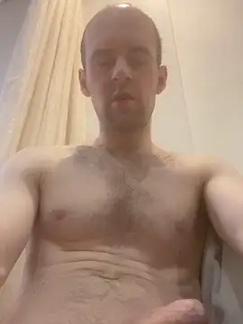 LynnAhNight online show from 11/15/25, 05:22