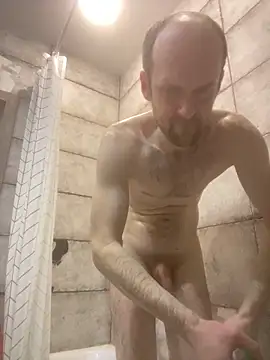 LynnAhNight online show from 03/10/26, 03:43