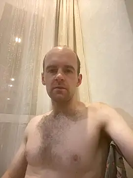 LynnAhNight online show from 11/18/25, 02:49