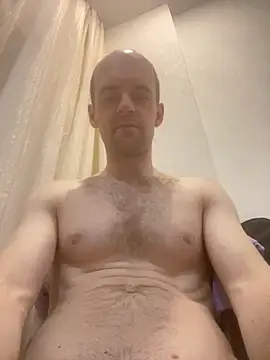 LynnAhNight online show from 11/14/25, 02:59