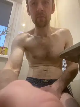 LynnAhNight online show from 03/25/26, 03:17