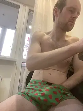 LynnAhNight online show from 04/08/26, 03:19