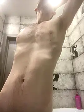 LynnAhNight online show from 11/03/25, 03:34