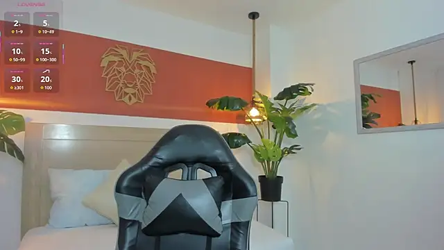 tiffanny doll  online show from 02/24/26, 07:04