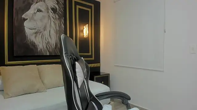 tiffanny doll  online show from 03/12/26, 12:09