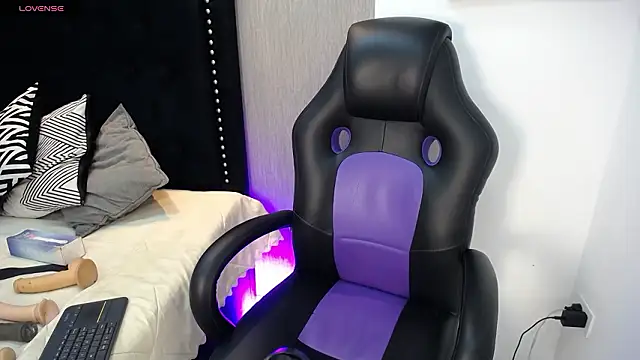 GochitaWild online show from 03/29/26, 01:24