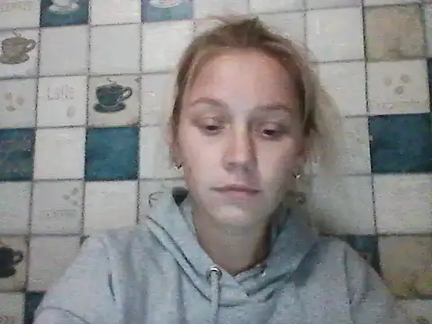 Snapshot of Anna_wey chatting on 10/13/25, 06:42 Anna wey online show from 10/13/25, 06:42