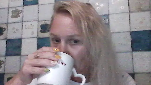 Snapshot of Anna_wey chatting on 09/19/25, 06:45 Anna wey online show from 09/19/25, 06:45